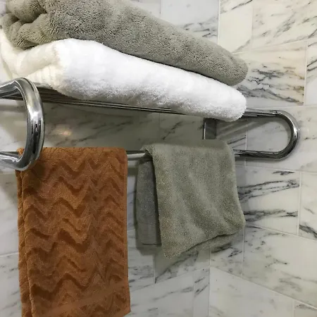 Nid Douillet A Bagatelle *